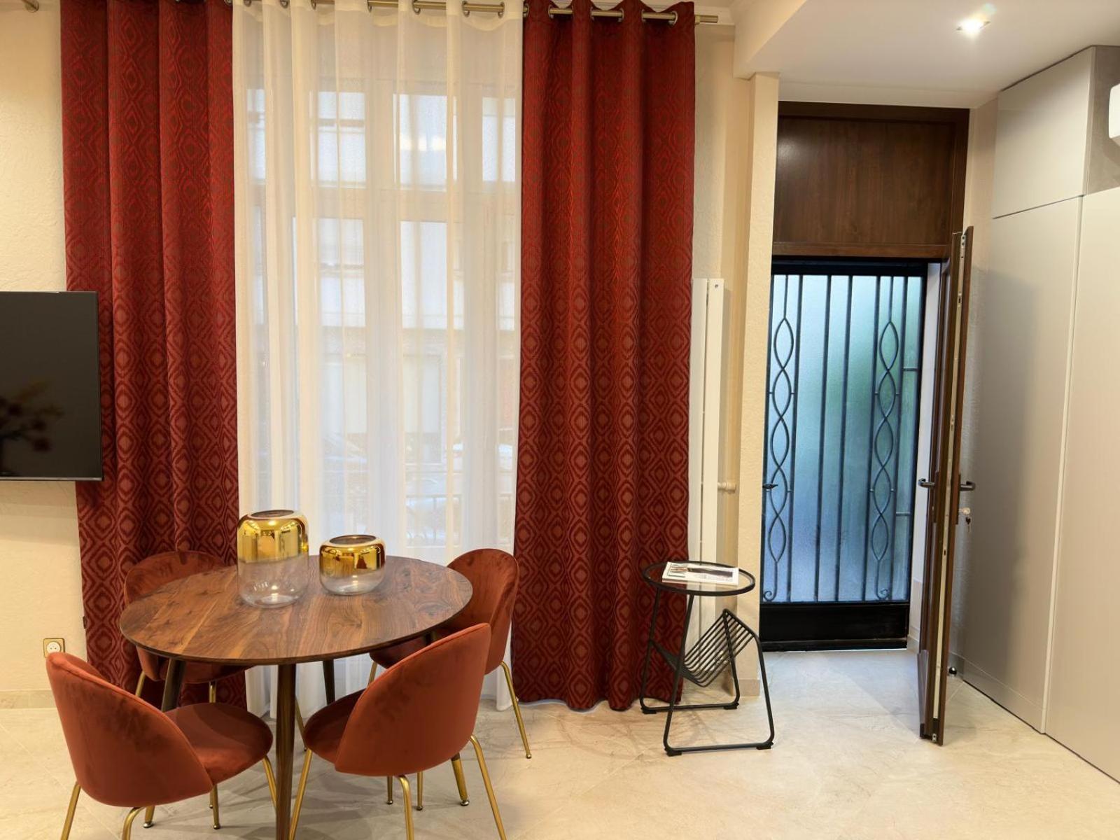 Extraordinaire Grand Studio Au Centre 6 Minutes A Pied De La Plage Et L'Hotel Negresco Nice Eksteriør billede