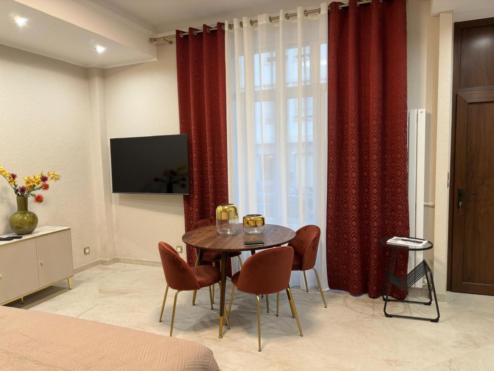 Extraordinaire Grand Studio Au Centre 6 Minutes A Pied De La Plage Et L'Hotel Negresco Nice Eksteriør billede